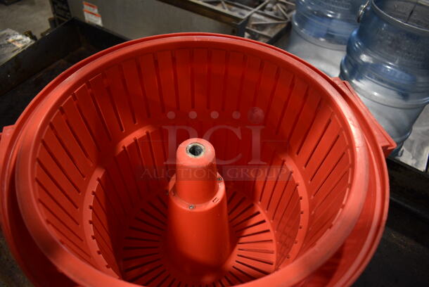 Chef Master Red Poly Lettuce Spinner Salad Spinner. 18.5x16x22 - Image 5 of 6