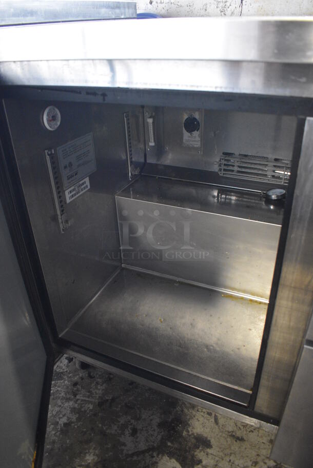 Turbo Air TUR-48SD-D2 Stainless Steel Commercial 1 Door w/ 2 Drawers Work Top Cooler on Commercial Casters. 115 Volts, 1 Phase. 48x30x34. Tested and Working! - Image 4 of 6
