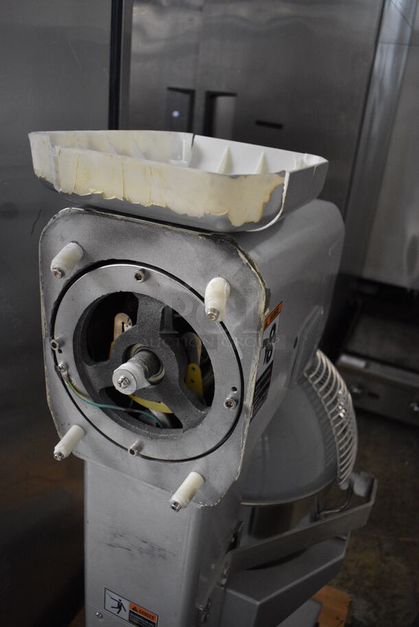 BRAND NEW SCRATCH AND DENT! Galaxy 177GMIX30 Metal Commercial Floor Style 30 Quart Planetary Dough Mixer w/ Stainless Steel Mixing Bowl, Bowl Guard, Dough Hook and Paddle Attachments. Unit Has Broken Backside Panel and Fan. 110 Volts, 1 Phase. 23x27x45. Tested and Working! - Image 8 of 8