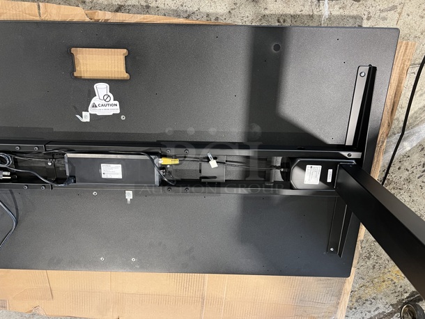 Evodesk Limited EVOI-3-008-38-24-650/560 Adjustable Height Desk / Table. One Leg Does Not Function So The Desk Sits Unevenly. 60x30x35 - Image 4 of 6