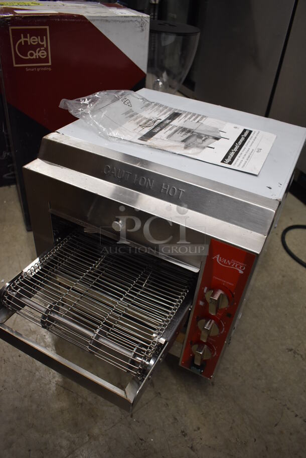 BRAND NEW IN BOX! Avantco 177CNVYOV10A Stainless Steel Commercial Countertop Conveyor Oven with 10 1/2" Belt. 120 Volts, 1 Phase. Tested and Working! - Image 3 of 11