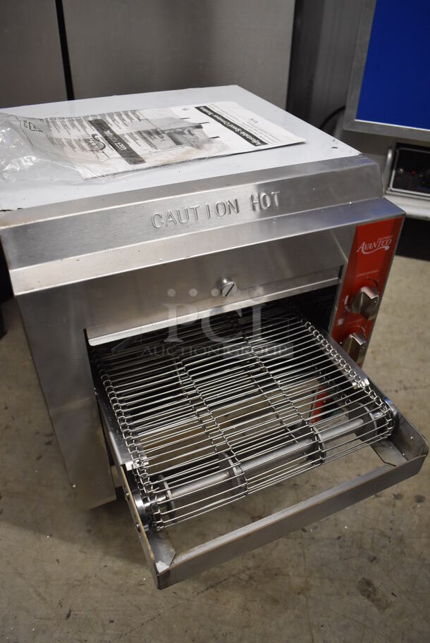 BRAND NEW IN BOX! Avantco 177CNVYOV10A Stainless Steel Commercial Countertop Conveyor Oven with 10 1/2" Belt. 120 Volts, 1 Phase. Tested and Working! - Image 4 of 11