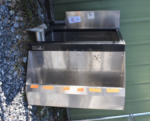 Perlick Stainless Steel Commercial Ice Bin w/ Speedwell. 2 Legs Need To Be Reattached. 24x24x38