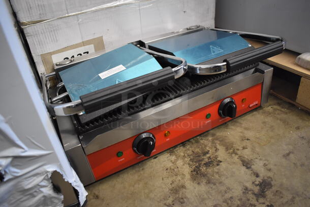 BRAND NEW SCRATCH AND DENT! Avantco 177P84 Stainless Steel Commercial Countertop Electric Powered Double Panini Grill with Grooved Plates. 120 Volts, 1 Phase. 23x16x10. Tested and Working! - Image 4 of 9