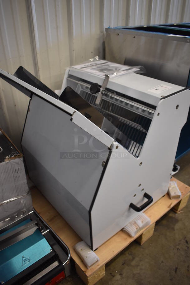 BRAND NEW! Estella Metal Commercial Countertop Bread Loaf Slicer. 5/8" Slice Thickness. 110 Volts, 1 Phase. 24x28x28. Tested and Working! - Image 1 of 7