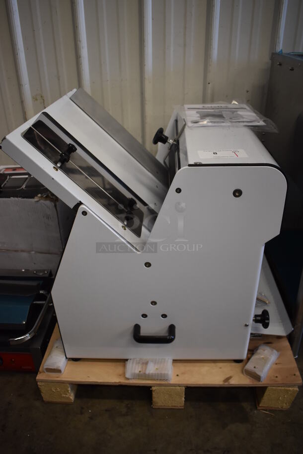 BRAND NEW! Estella Metal Commercial Countertop Bread Loaf Slicer. 5/8" Slice Thickness. 110 Volts, 1 Phase. 24x28x28. Tested and Working! - Image 2 of 7