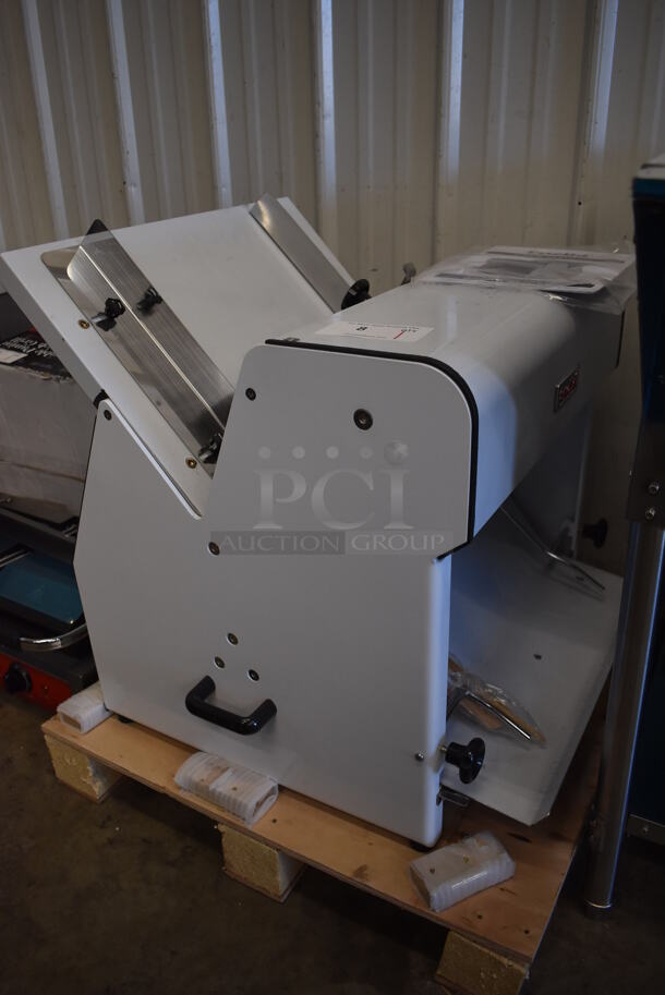 BRAND NEW! Estella Metal Commercial Countertop Bread Loaf Slicer. 5/8" Slice Thickness. 110 Volts, 1 Phase. 24x28x28. Tested and Working! - Image 3 of 7