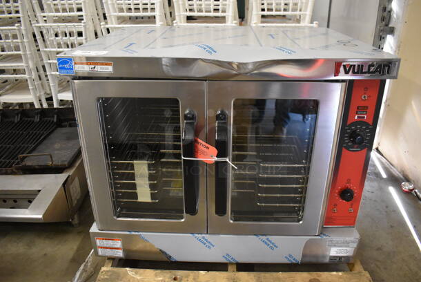 BRAND NEW SCRATCH AND DENT! LATE MODEL! Vulcan VC4GD-11D150K ENERGY STAR Stainless Steel Commercial Natural Gas Powered Powered Full Size Convection Oven w/ View Through Doors, Metal Oven Racks and Thermostatic Controls. 40x31x31. Tested and Working!