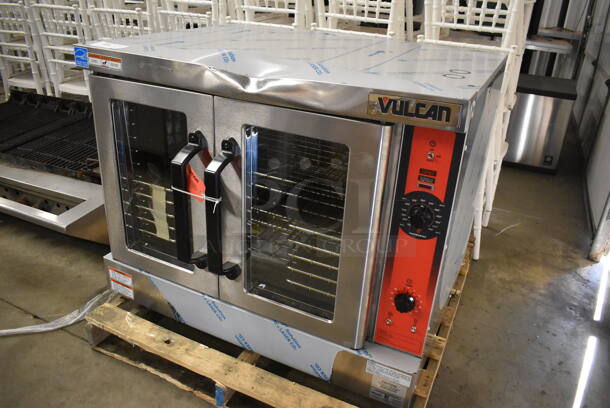 BRAND NEW SCRATCH AND DENT! LATE MODEL! Vulcan VC4GD-11D150K ENERGY STAR Stainless Steel Commercial Natural Gas Powered Powered Full Size Convection Oven w/ View Through Doors, Metal Oven Racks and Thermostatic Controls. 40x31x31. Tested and Working! - Image 2 of 8
