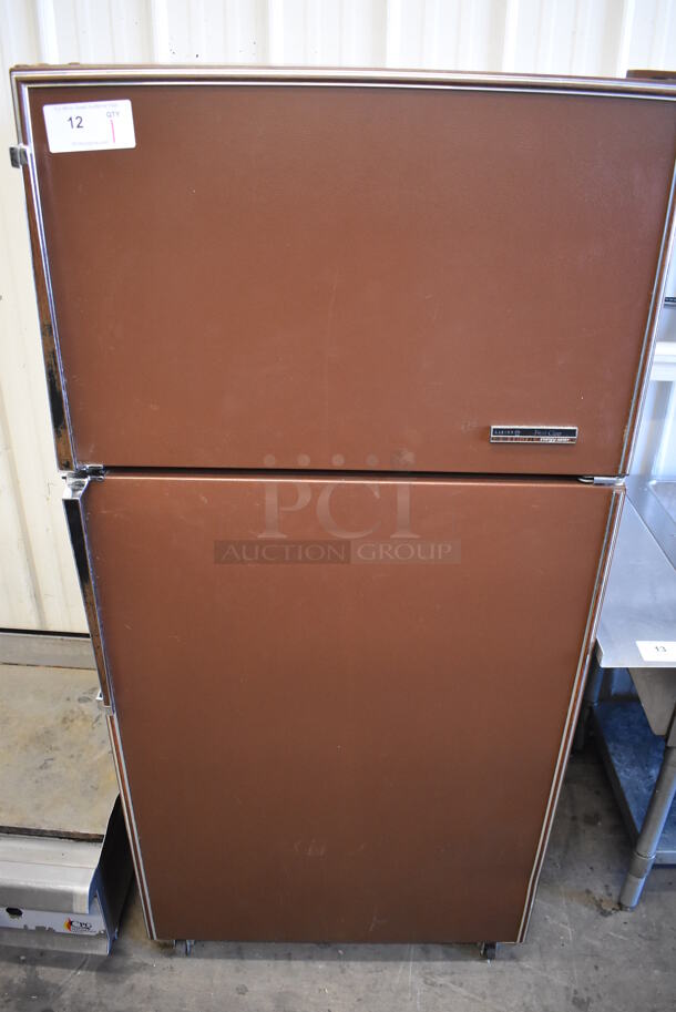 Gibson RT19F5WM Metal Cooler Freezer Combo Unit. 31x28x61. Tested and Working!