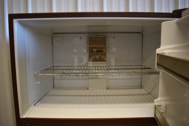 Gibson RT19F5WM Metal Cooler Freezer Combo Unit. 31x28x61. Tested and Working! - Image 5 of 9