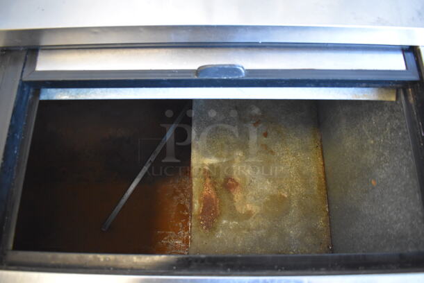 True TD-50-18 Stainless Steel Commercial Bottled Back Bar Cooler w/ 2 Sliding Lids. 115 Volts, 1 Phase. 50x27x34. Tested and Working! - Image 5 of 8