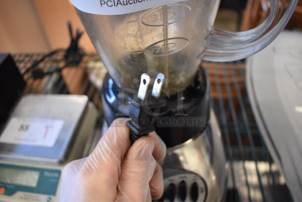 Oster Countertop Blender. 7x9x15. Tested and Working! - Image 4 of 4