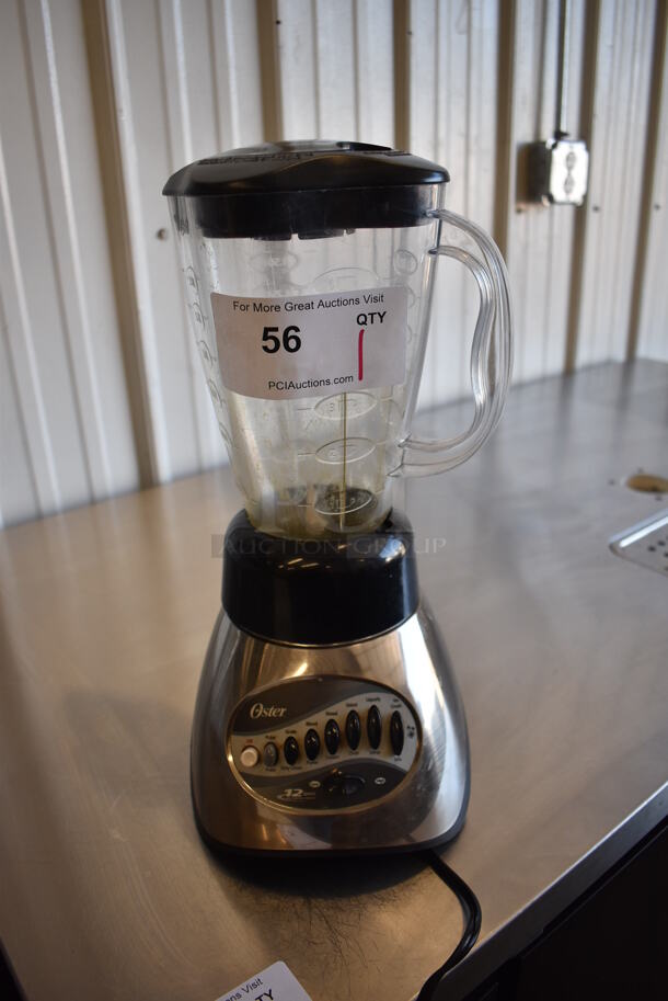 Oster Countertop Blender. 7x9x15. Tested and Working!