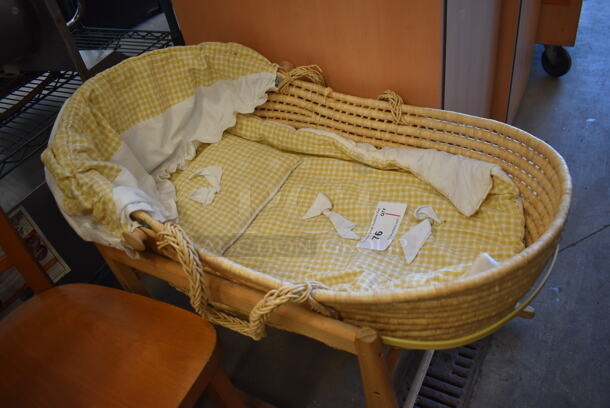 Wooden Bassinet. 19x33x28 - Image 4 of 4