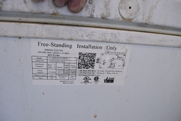General Electric FCM5SUCWW Metal Chest Freezer. 115 Volts, 1 Phase. 29x23x33. Tested and Powers On But Does Not Get Cold - Image 6 of 6