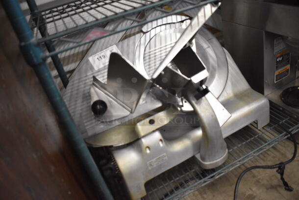 Berkel Stainless Steel Commercial Countertop Meat Slicer w/ Blade Sharpener. 115 Volts, 1 Phase. 26x20x21. Tested and Working! - Image 4 of 6