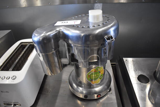 Stainless Steel Commercial Countertop Juicer. 115 Volts, 1 Phase. 14x10x17. Tested and Working!