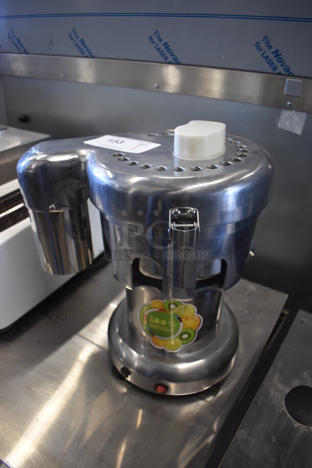 Stainless Steel Commercial Countertop Juicer. 115 Volts, 1 Phase. 14x10x17. Tested and Working! - Image 3 of 6