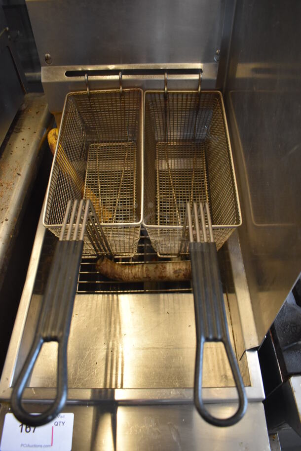 Dynamic Cooking Systems DCS Stainless Steel Commercial Floor Style Natural Gas Powered Deep Fat Fryer w/ 2 Metal Fry Baskets and Right Side Splash Guard on Commercial Casters. 15.5x33x52 - Image 3 of 6