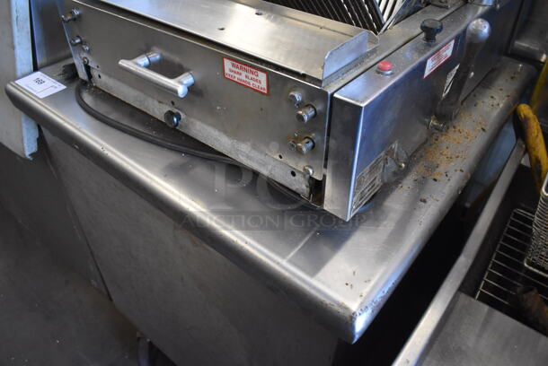 Stainless Steel Table on Commercial Casters. 30x31x36.5 - Image 2 of 3