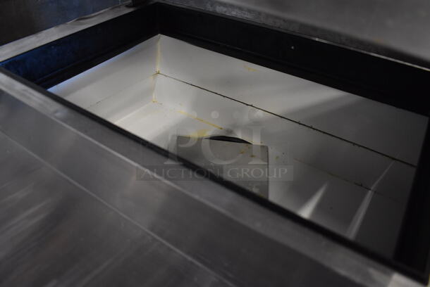 True TPP-93 Stainless Steel Commercial Pizza Prep Table on Commercial Casters. 115 Volts, 1 Phase. 93x32x42. Tested and Working! - Image 5 of 10
