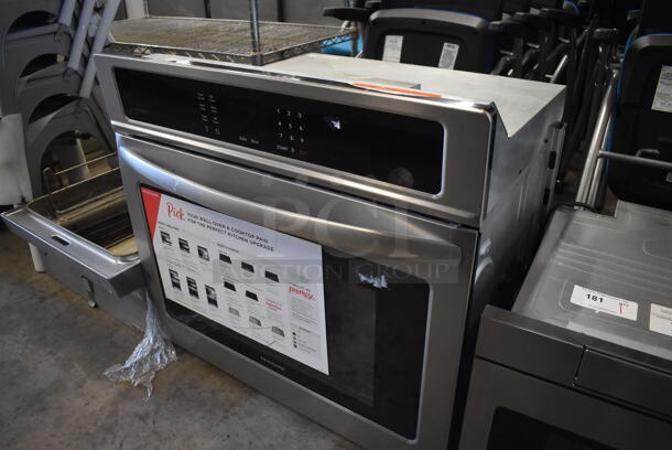 BRAND NEW SCRATCH AND DENT! Frigidaire LFEW3026TFA Stainless Steel Single Deck Electric Powered Oven. 120-208/240 Volts. 30x28x29. Tested and Working! - Image 2 of 4