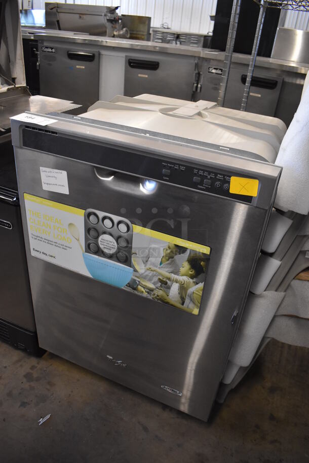 BRAND NEW SCRATCH AND DENT! Whirlpool WDF520PADM0 Stainless Steel Undercounter Dishwasher. 24x25x34. Tested and Working! - Image 3 of 7
