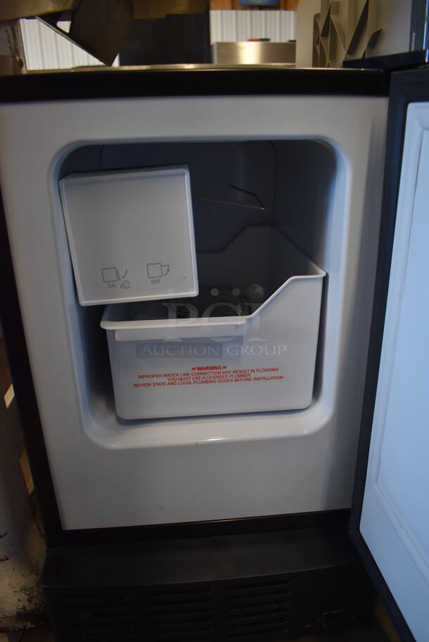 BRAND NEW SCRATCH AND DENT! 2020 Whynter UIM-155a Stainless Steel Commercial Self Contained Ice Machine. 115 Volts, 1 Phase. 15x18x25. Tested and Working! - Image 4 of 5
