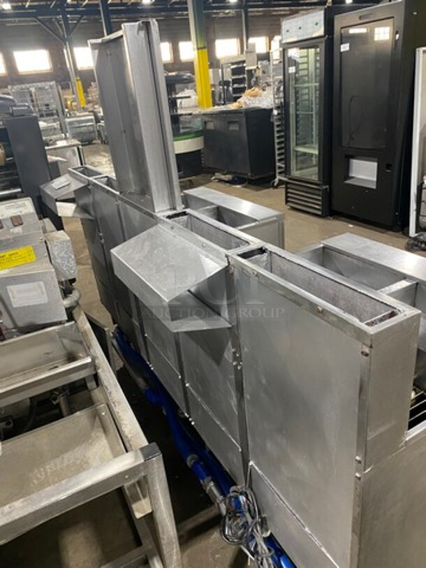FAB! Pitco Frialator Commercial Natural Gas Powered 4 Bay Deep Fat Fryer! With Middle Fryer Basket Rack! With Oil Filter System! All Stainless Steel! On Casters! WORKING WHEN REMOVED! Model: SGH50 SN: G09FA015138 - Image 4 of 12