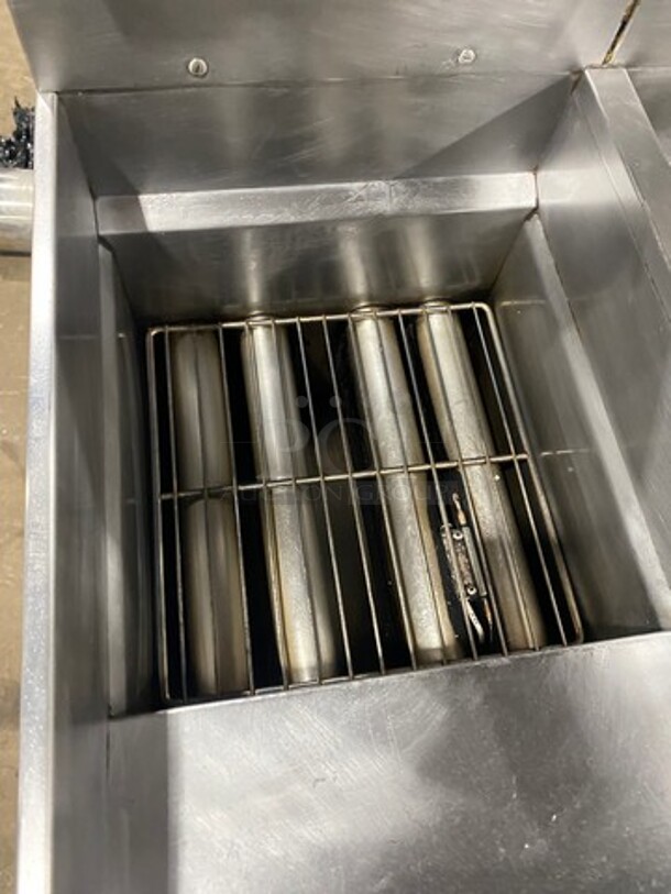 FAB! Pitco Frialator Commercial Natural Gas Powered 4 Bay Deep Fat Fryer! With Middle Fryer Basket Rack! With Oil Filter System! All Stainless Steel! On Casters! WORKING WHEN REMOVED! Model: SGH50 SN: G09FA015138 - Image 6 of 12