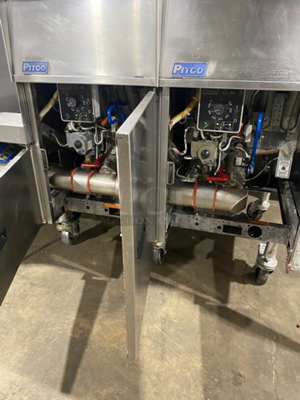 FAB! Pitco Frialator Commercial Natural Gas Powered 4 Bay Deep Fat Fryer! With Middle Fryer Basket Rack! With Oil Filter System! All Stainless Steel! On Casters! WORKING WHEN REMOVED! Model: SGH50 SN: G09FA015138 - Image 9 of 12