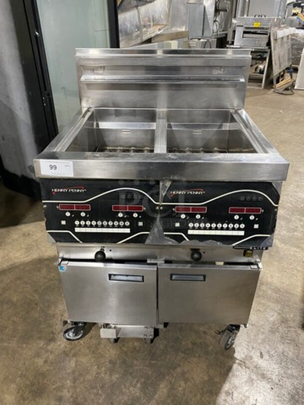 Henny Penny Commercial Natural Gas Powered 2 Bay Fryer! All Stainless Steel On Casters! Model: EEG142FFXX SN: BW1304009