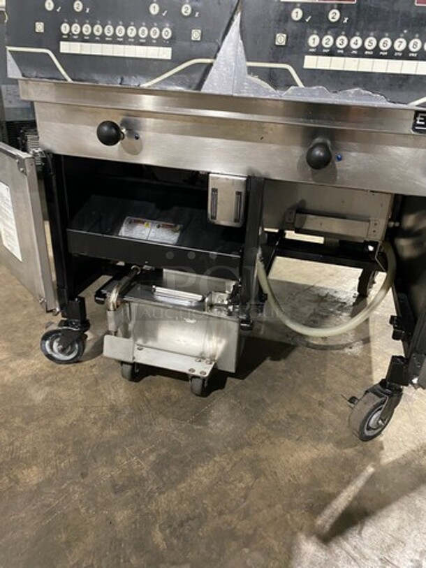 Henny Penny Commercial Natural Gas Powered 2 Bay Fryer! All Stainless Steel On Casters! Model: EEG142FFXX SN: BW1304009 - Image 7 of 12