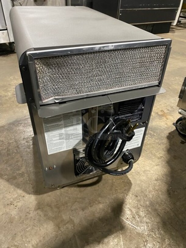 LATE MODEL! 2017 Turbo Chef Commercial Countertop Rapid Cook Oven! On Small Legs! Model: NGO SN: NGOD32746 208/240V 60HZ 1 Phase - Image 4 of 8