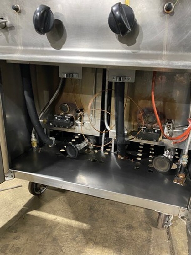 2012 Axis Commercial Natural Gas Powered 2 Bay Pasta Cooker! All Stainless Steel! On Casters! Model: AXDPG SN: GMF059 - Image 7 of 10