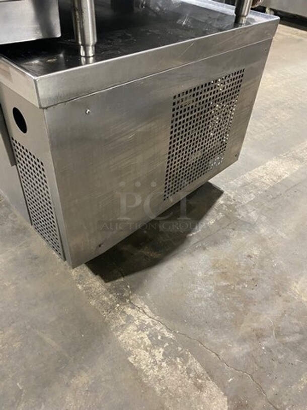True Commercial Refrigerated 2 Drawer Chef Base! All Stainless Steel! On Casters! Model: TRCB52 SN: 8071997 115V 60HZ 1 Phase - Image 2 of 4
