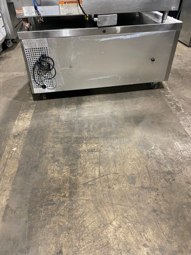 True Commercial Refrigerated 2 Drawer Chef Base! All Stainless Steel! On Casters! Model: TRCB52 SN: 8071997 115V 60HZ 1 Phase - Image 3 of 4
