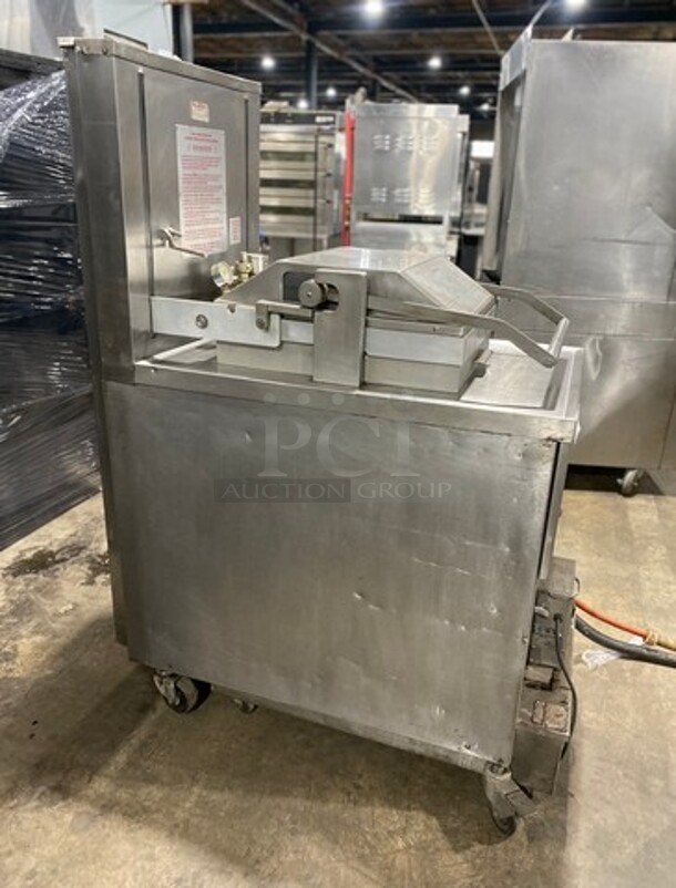 Henny Penny Commercial Electric Powered Pressure Fryer! All Stainless Steel! On Casters! Model: PF180 SN: KP017IG 115V 60HZ 1 Phase - Image 2 of 10