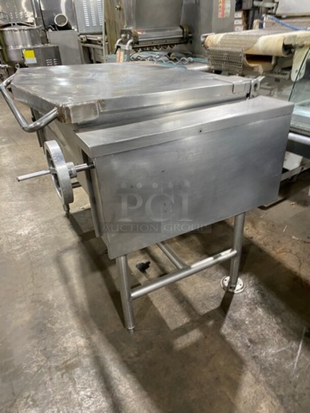 Vulcan Hart Commercial Electric Powered Tilt Skillet/Braising Pan! All Stainless Steel! On Legs! - Image 3 of 8