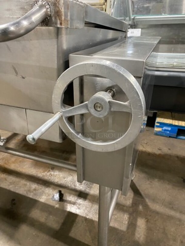 Vulcan Hart Commercial Electric Powered Tilt Skillet/Braising Pan! All Stainless Steel! On Legs! - Image 6 of 8