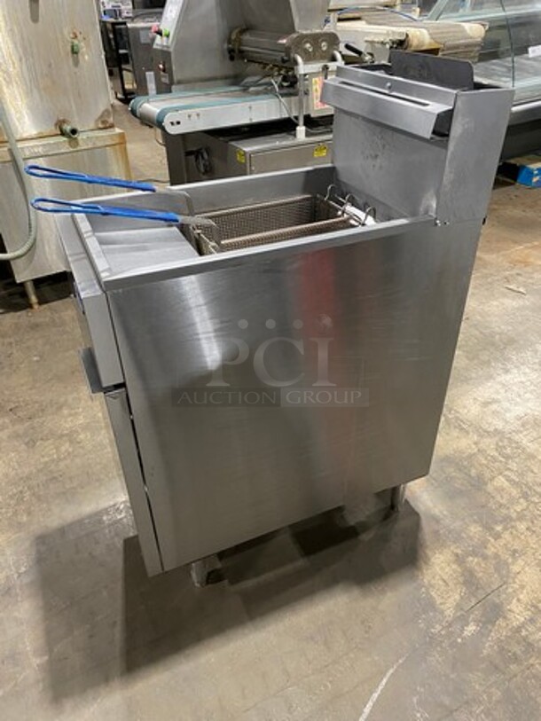 Cook Rite Commercial Natural Gas Powered Deep Fat Fryer! With Backsplash! With 2 Metal Frying Baskets! All Stainless Steel! On Legs! Model: ATFS40 - Image 2 of 10