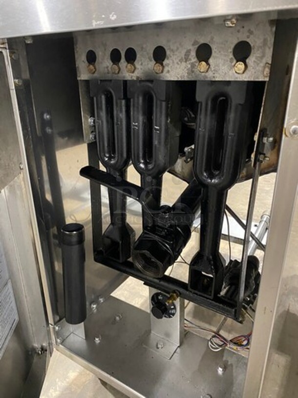 Cook Rite Commercial Natural Gas Powered Deep Fat Fryer! With Backsplash! With 2 Metal Frying Baskets! All Stainless Steel! On Legs! Model: ATFS40 - Image 8 of 10