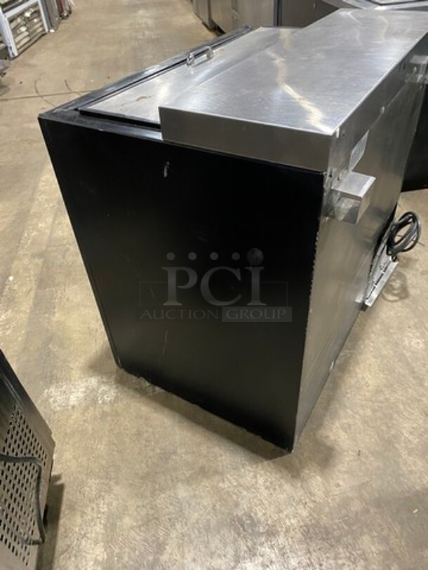 Perlick Commercial Under The Counter Beer Bottle Cooler! With Single Sliding Stainless Steel Top Door! Model: BC36 SN: 656585 115V 60HZ 1 Phase - Image 4 of 8