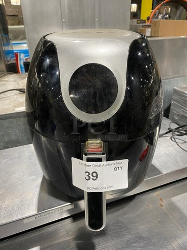 Insignia Countertop Digital Air Fryer! Model: NSAF55DBK9 120V