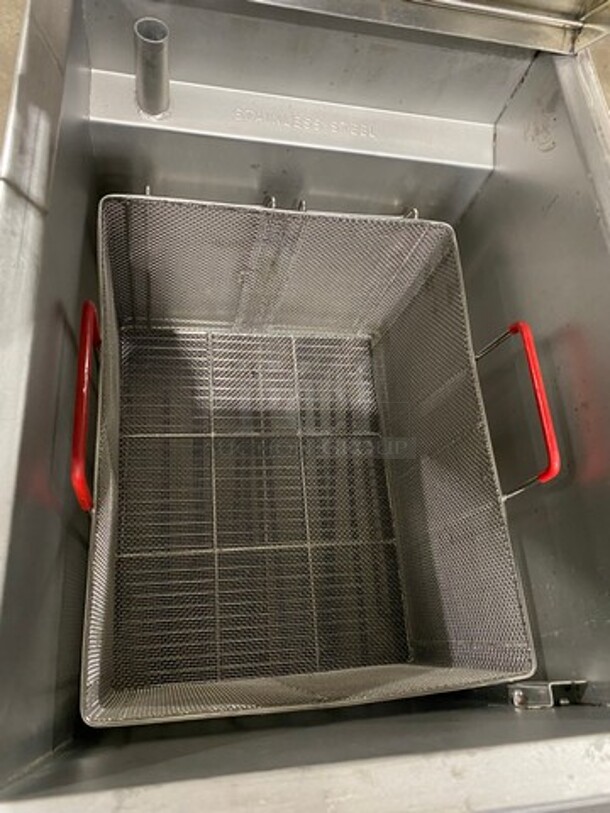 Pitco Frialator Commercial Electric Power Pasta Fryer Cooker! With Frying Basket! All Stainless Steel! On Casters! Model: RTE14HH SN: E04HB030104 208 60HZ 3 Phase - Image 5 of 10