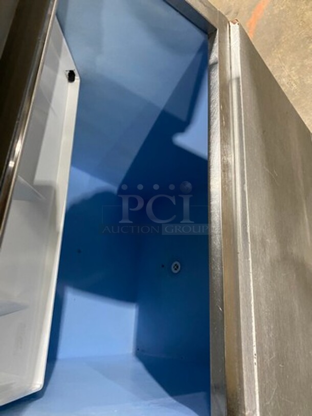 Hoshizaki Commercial Ice Maker Machine! On Commercial Ice Bin! All Stainless Steel! On Legs! Model: KM901MAJ SN: H11229F 208/230V 60HZ 1 Phase - Image 5 of 9