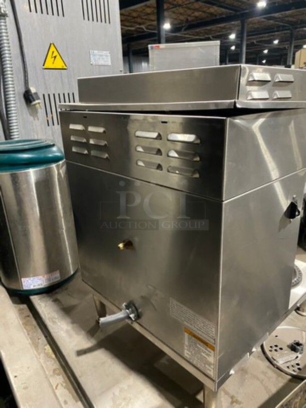 Bunn Commercial Countertop Dual Coffee Machine! With 4 Coffee Pot Warmers! All Stainless Steel! On Small Legs! Model: CDBC2/2TWIN SN: TWIN055798 120V 60HZ 1 Phase - Image 4 of 8