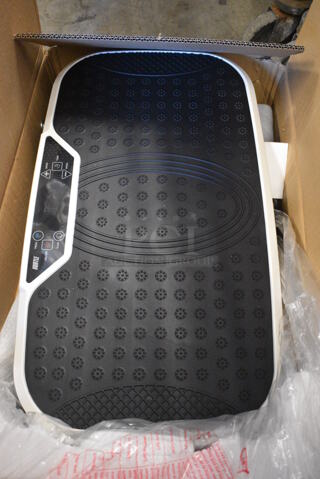 BRAND NEW SCRATCH AND DENT! Hurtle HURVBTR36 Metal Floor Style Standing Vibration Fitness Machine. 120 Volts, 1 Phase. 27x14x4