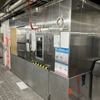 10'x16'x8' Norlake Walk In Box w/ Bohn ADT156AK 115 Volt, 1 Phase Evaporator. Picture of the Unit Before Removal Is Included In the Listing.